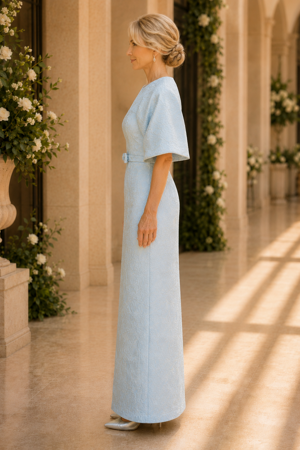 Jacquard-Säulenkleid mit Capelet und Schleifendetail