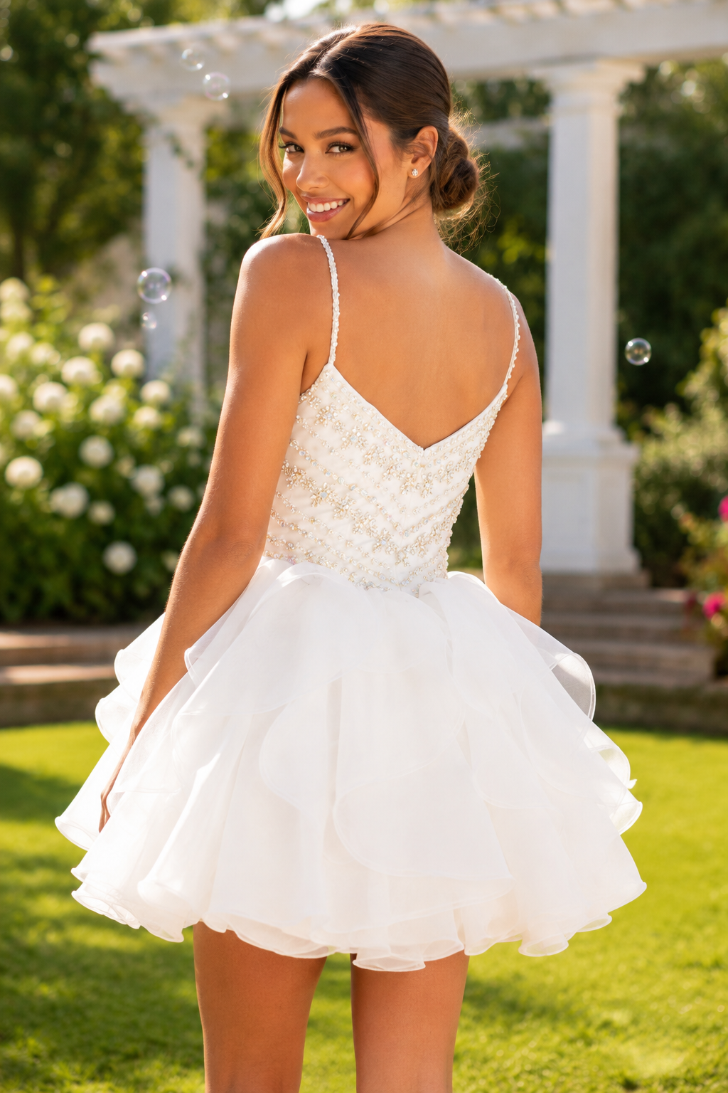 Verziertes Oberteil mit Rüschen aus Organza, Mini-Kleid