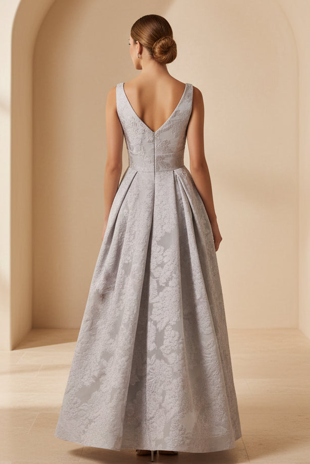 Abendkleid mit V-Ausschnitt, Falten und Jacquard-A-Linie