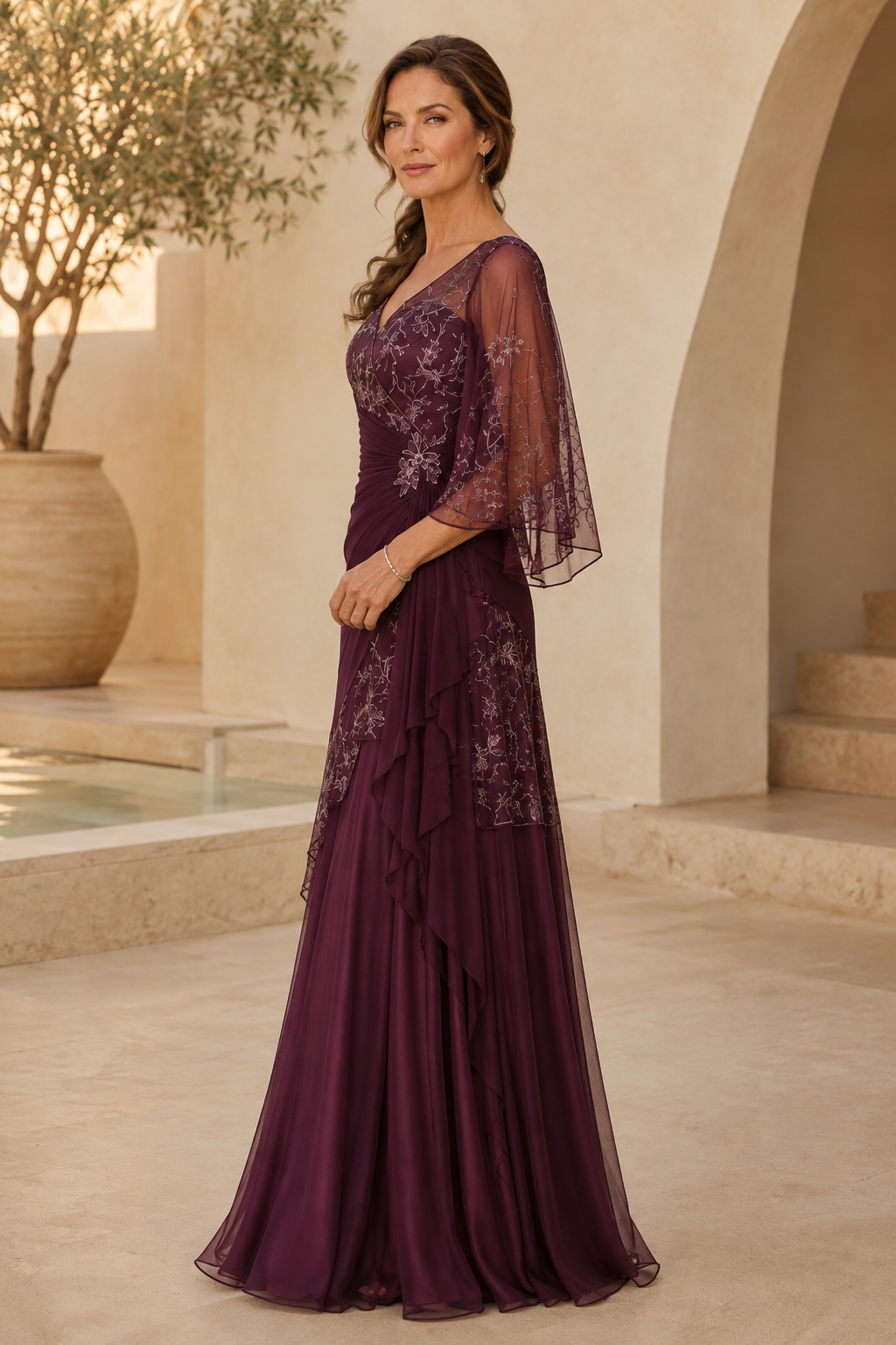 Besticktes, gerafftes A-Linien-Kleid mit Glockenärmeln