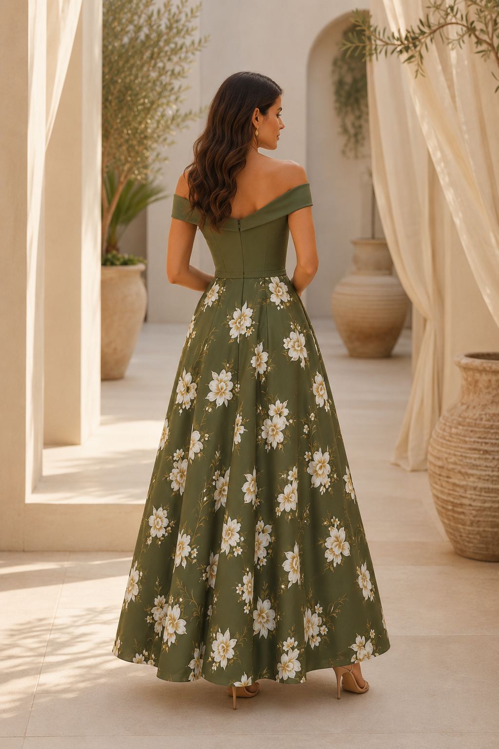 Schulterfreies, geblümtes A-Linien-Maxikleid