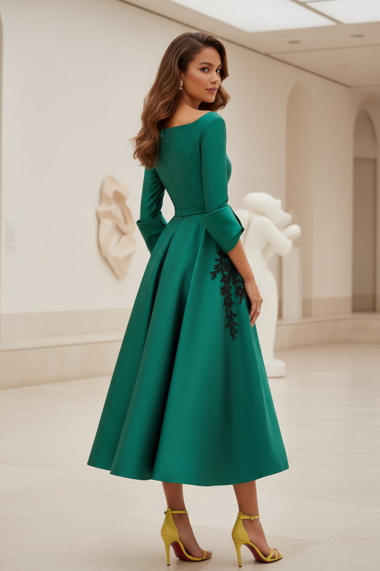 Satin-A-Linien-Midikleid mit ausgestellten Ärmeln und Schleife