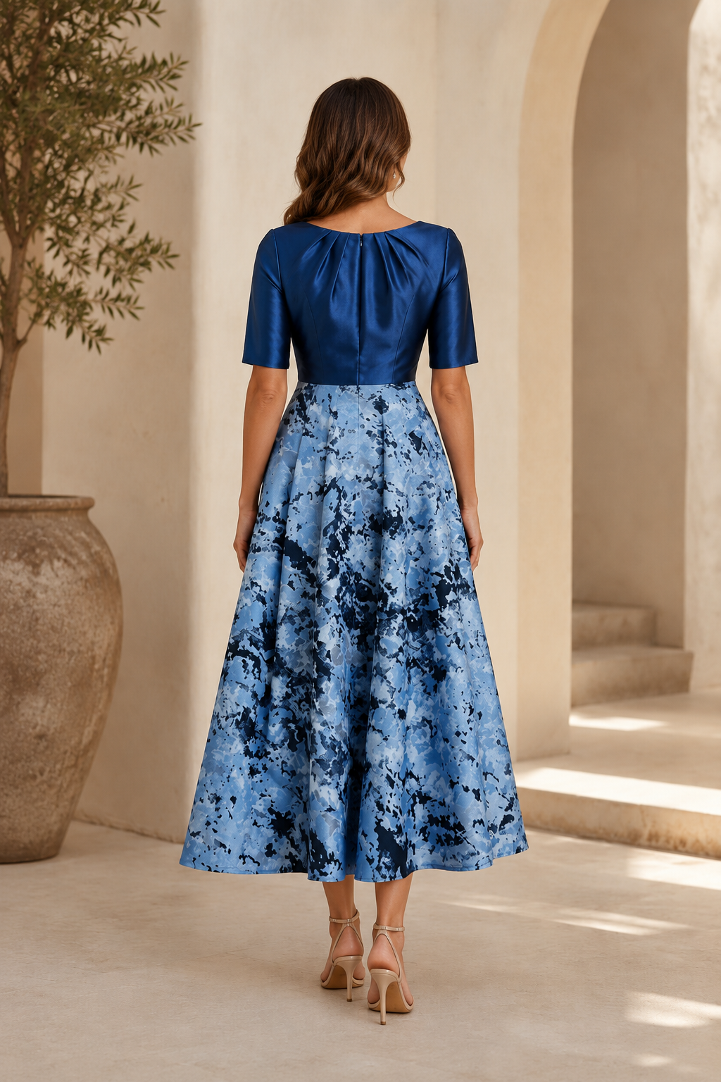 Faltenrock-Kleid in A-Linie mit Teelänge und Taschen