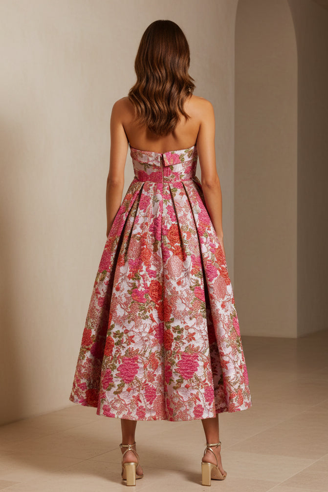 Trägerloses Midikleid aus Blumenjacquard mit Taschen