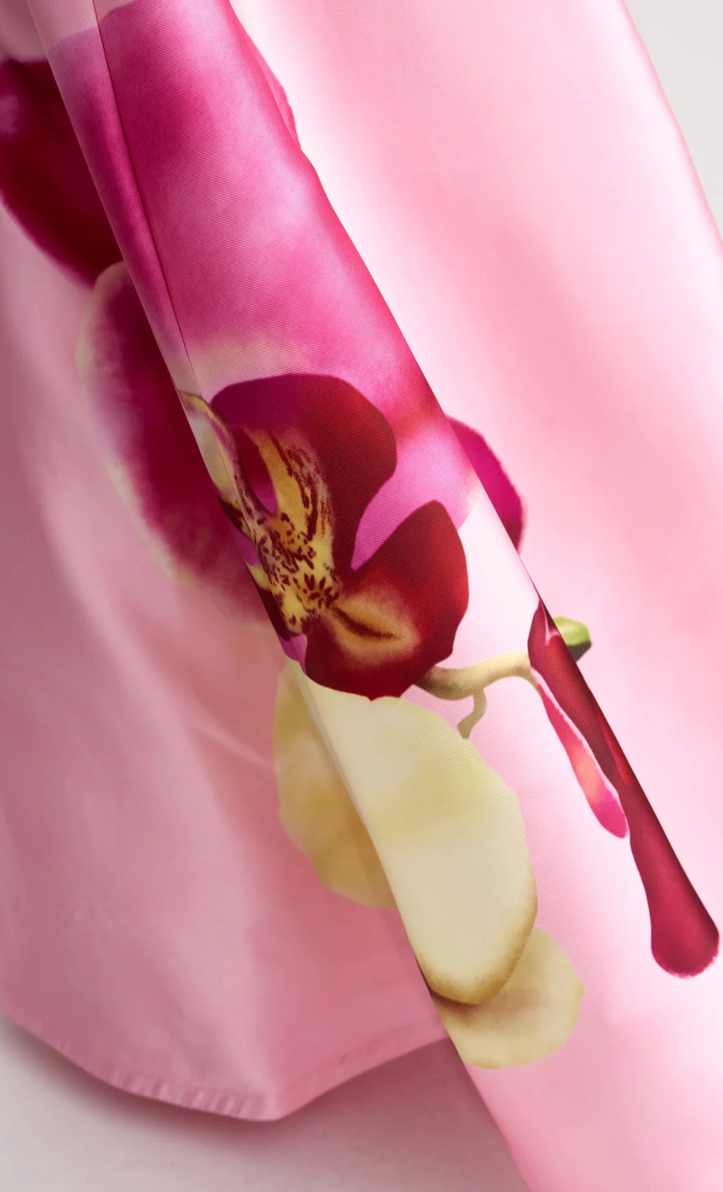 Trägerloses A-Linien-Satin-Kleid mit Blumendruck
