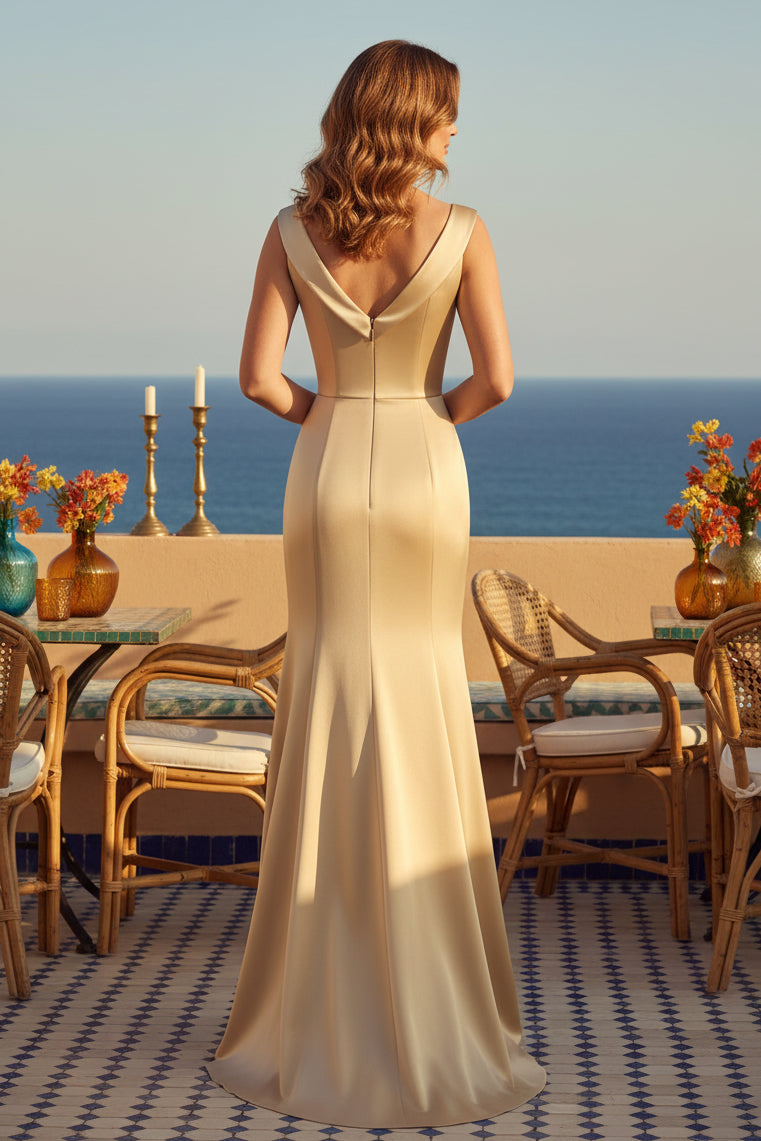 Abendkleid aus Satin mit U-Boot-Ausschnitt und Trompetenrock