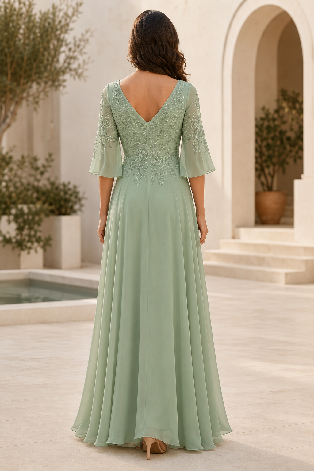 Chiffon-A-Linien-Kleid mit Spitze und Glockenärmeln