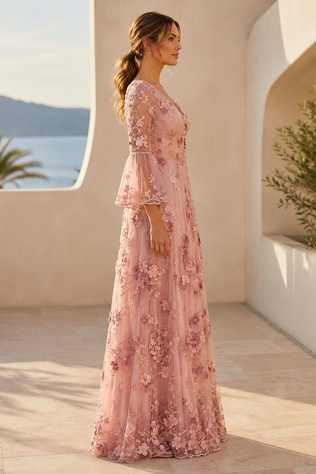 A-Linien-Kleid mit 3D-Blumenapplikationen und Glockenärmeln